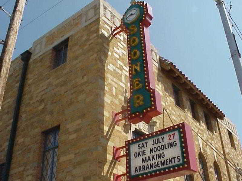 Western Greentree Inn&suites Hotel Moore