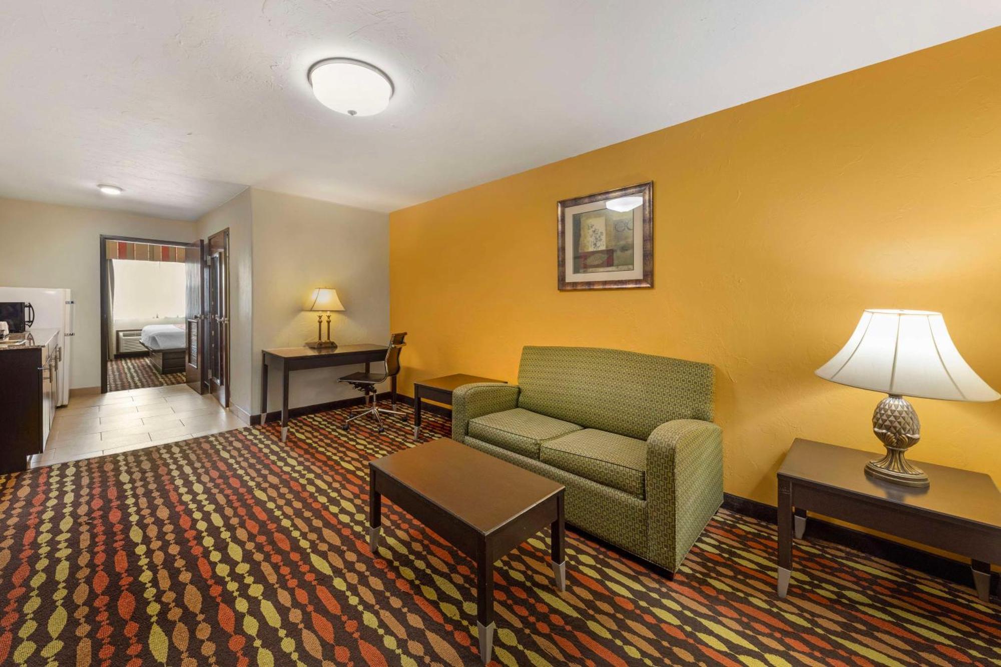 Western Greentree Inn&suites