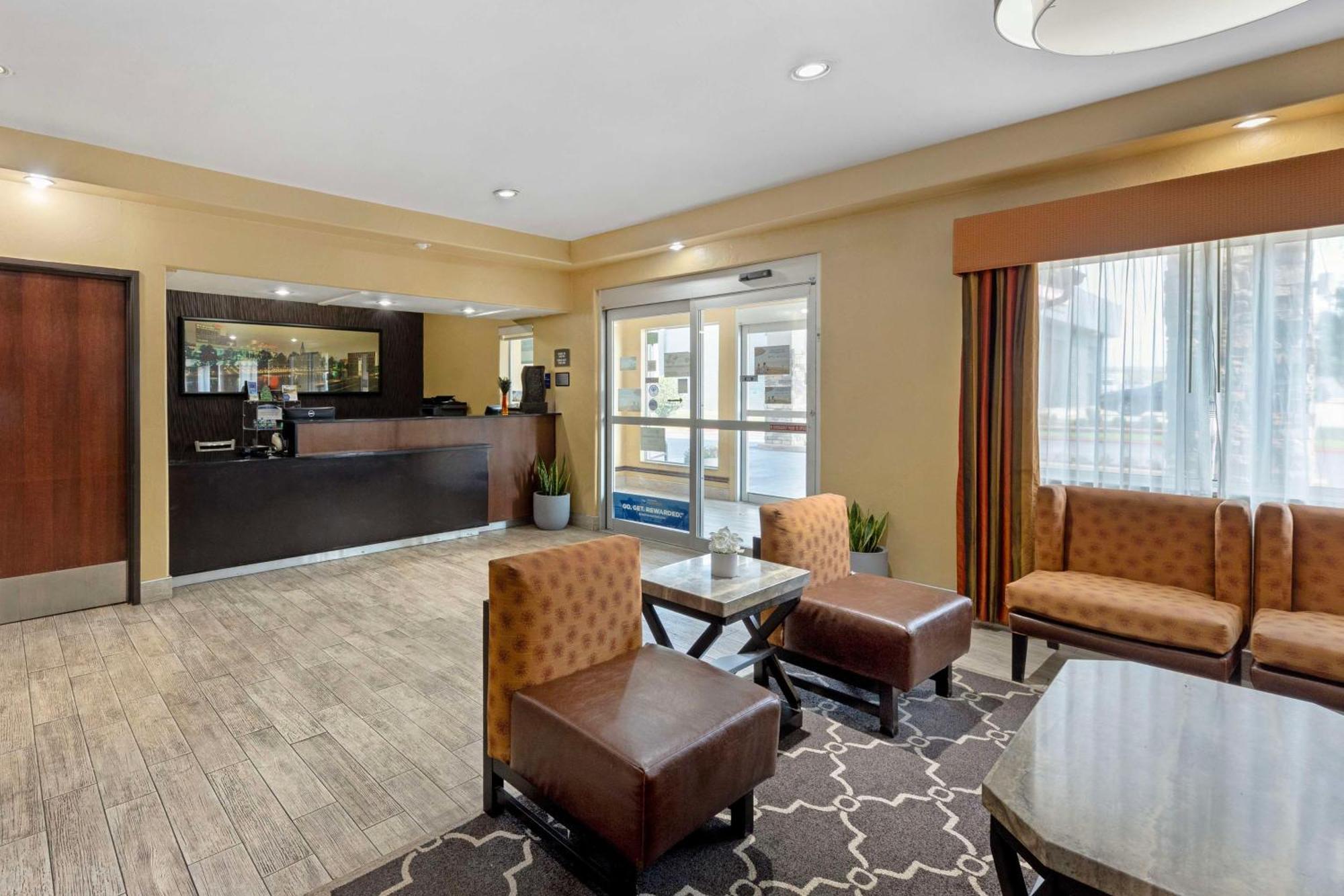Hotel Western Greentree Inn&suites 3*