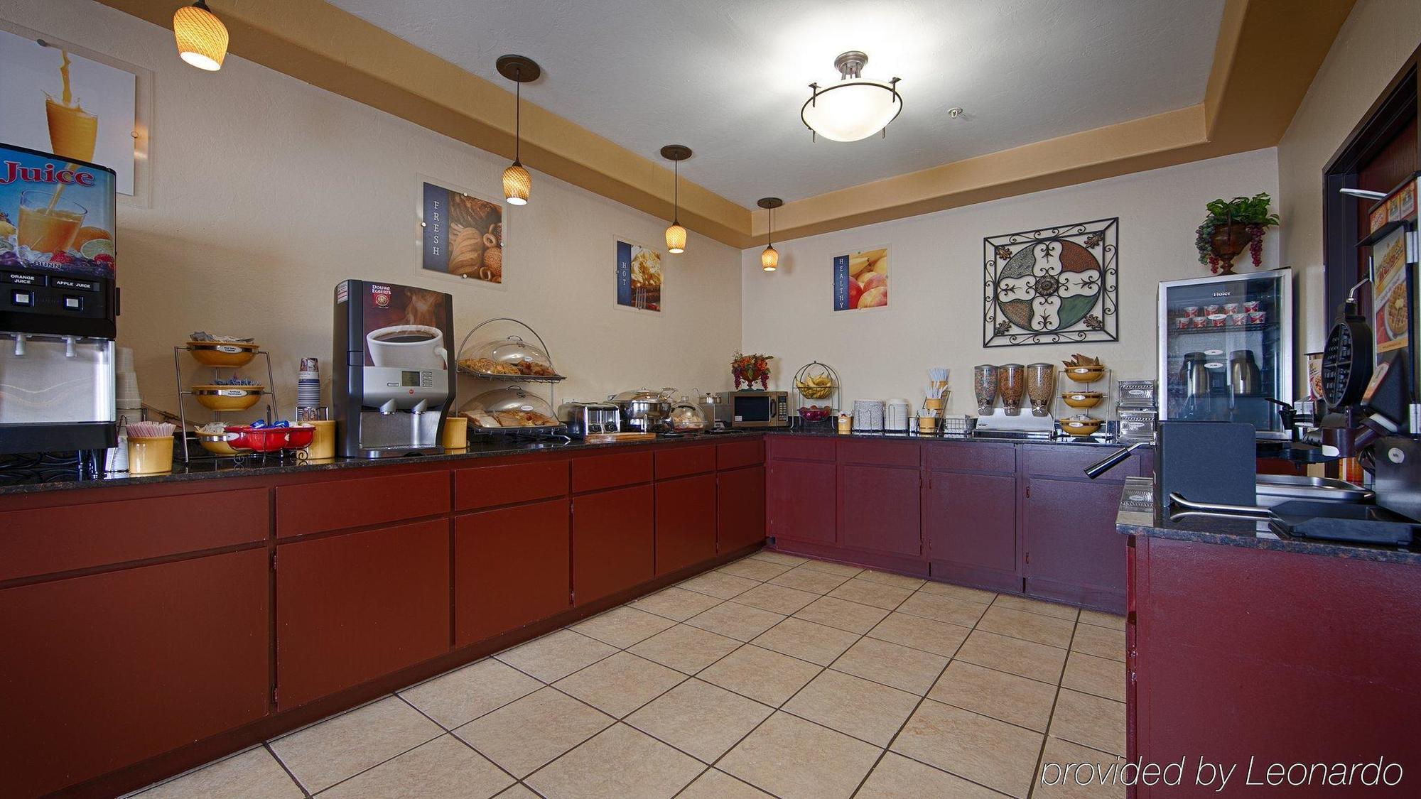 Western Greentree Inn&suites