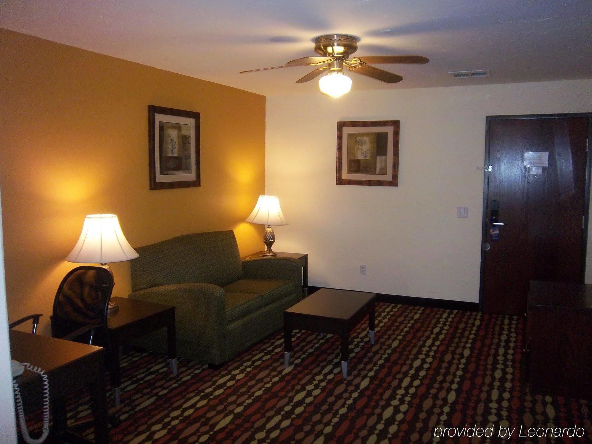 Western Greentree Inn&suites 3* Moore
