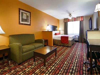 Western Greentree Inn&suites Hotel 3*