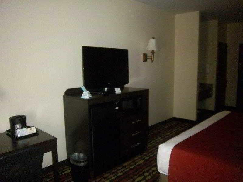 Western Greentree Inn&suites Moore