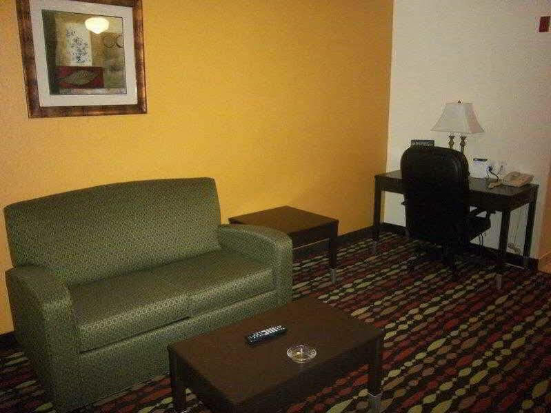 Hotel Western Greentree Inn&suites Moore